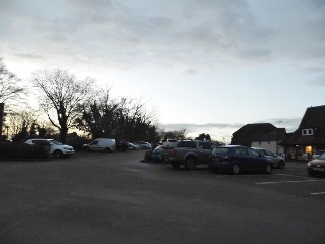 The Beefeater car park on Tring Hill