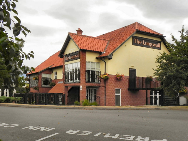 The Longwall, the former Beefeater in Oxford, photographed in 2010